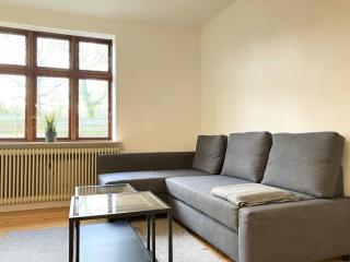 Spacious Apartment for 10 - - 8
