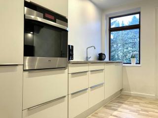 Spacious Apartment for 10 - - 4