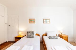 Chic Highgate Retreat with Garden & Gym - 6