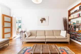Chic Highgate Retreat with Garden & Gym - 5