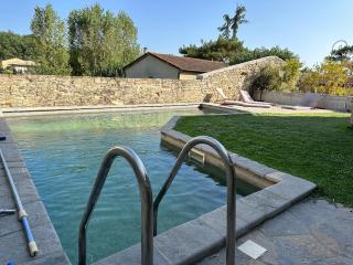 Maison de village avec piscine - 1