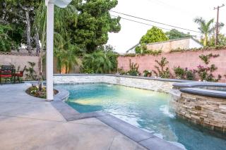 Fantastic 6 bedroom 4 bath Pool Home - Anaheim - 0
