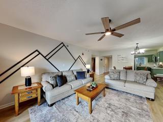 Mountain Breeze Retreat at Whispering Pines 512 - Pigeon Forge - 0