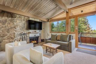 Laurelwood Condominiums 111 - 5