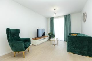 Yuki 2BR apt w balcony and parking near old town - 2