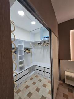 The Golden Bear Flat - - 1