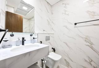 Modern Studio with Balcony and Pool Access - Holiday Boulevard - 4