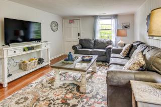 Private Hot Tub Cottage Near Hikes and Pigeon River - Canton - 9