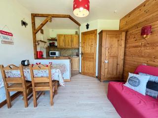 Studio skis aux pieds, animaux acceptés, parking, balcon, 4 personnes - FR-1-505-230 - Notre-Dame-de-Bellecombe - 0