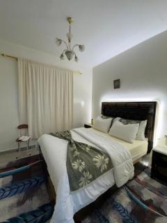 Only 5-minutes walk to airport, your perfect choice for an early or late flight - 0