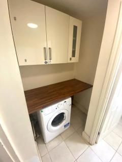 4-5 Bedroom House For Corporate Stays in Kettering - Kettering - 2