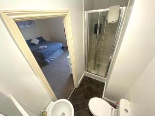 4-5 Bedroom House For Corporate Stays in Kettering - Kettering - 4