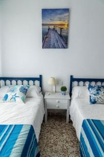 Terrace, pool, Wi-Fi, central and 200 meters from the beach - Santa Pola - 2