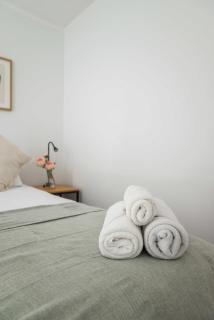 Discover Nunoa Cozy 1BR with Local Charm - 5