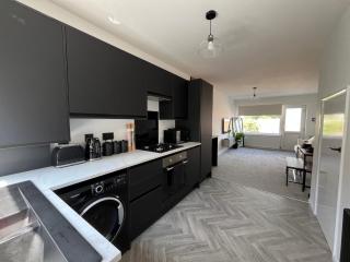 2 bed house in Nottingham - offers for long term stays - 5