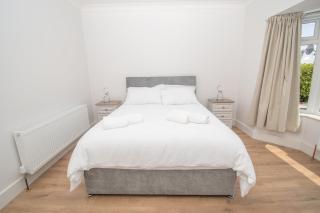 Mayfairk1 - - 7
