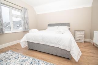 Mayfairk1 - - 5