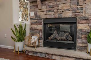 Game room, hot tub, minutes to skiing, sleeps 16, - 2