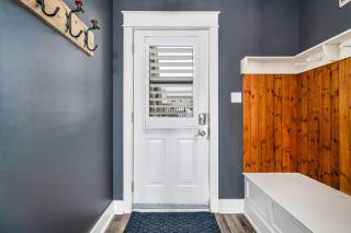 Rustic Retreat at Blue Pool Hot Tub Golf Ski - 1