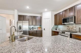 Golf, Bike, Fish and More Family Getaway in Katy - Katy - 2