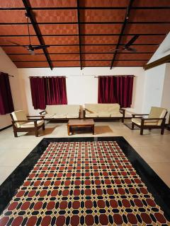 Private Room Near ISHA by Shivalaya - Alāndurai - 8