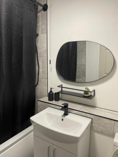 Cardiff bay cosy apartment with parking - 3