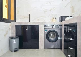 Modern 2-Bedroom Flat in Central Ouakam, Dakar - Dakar - 3
