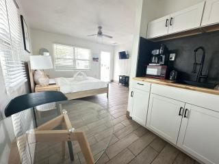 Beautiful Studio 10 Min To Beach J11 - Clearwater - 3