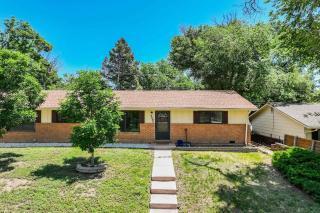 Alder Row Private Patio w Fire Pit & Workspaces - 5