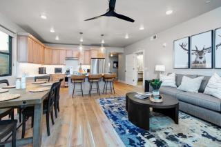 Mayflower Lakeside Retreat - Cranmer - 2