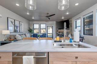 Mayflower Lakeside Retreat - Cranmer - 6