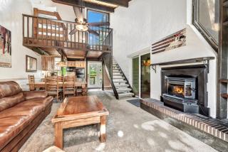 Ski Ranch Loft, Short Easy Walk to Slopes, 2 King Bedrooms And Loft - 0