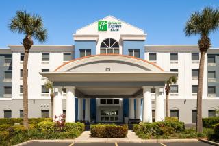 Holiday Inn Express St. Petersburg North / I-275 by IHG - St. Petersburg - 1