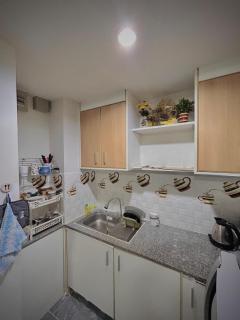 Condo with Pool View & Great Amenities Bangkok - - 9