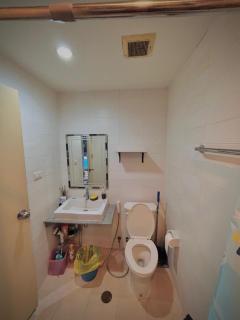 Condo with Pool View & Great Amenities Bangkok - - 7