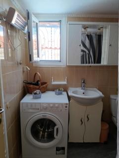 Maria's Beach Escape Salamina - 2