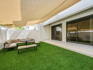 4BR Luxurious Villa DAMAC Hills 2 - 2