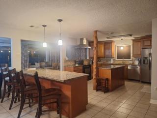 Lakeside Cove Retreat on Lake Conroe - Private Waterfront - Willis - 9