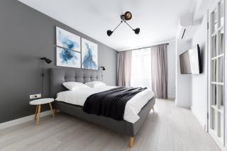 Charming downtown apartment with park view - 5