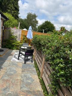 Garden Studio in Bourne End - Bourne End - 8