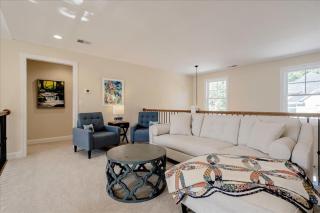 Family Ties Lakeside Retreat - Chapin - 3