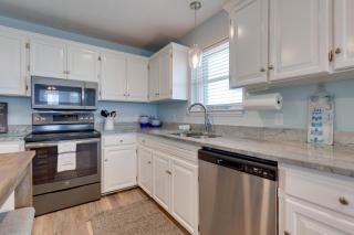 1 Block to Gulf Dauphin Island Retreat with Views - Dauphin Island - 2