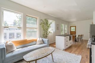 Stay Portland - The Tournesol Suite- Leisurely Strolls on NW 23rd - Portland - 6