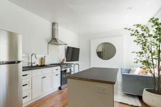 Stay Portland - The Tournesol Suite- Leisurely Strolls on NW 23rd - Portland - 4