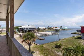 Sunshine Bay Beach House - 9