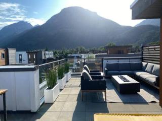 Stylish Three Bedroom Townhome - Squamish - 9