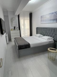 Mamaia Lakeside apartment by solid - 7