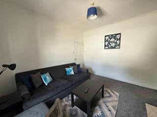Coxon - 5 Bdrm 6 beds Perfect 4 contractor - Felling - 4