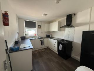 Coxon - 5 Bdrm 6 beds Perfect 4 contractor - Felling - 5