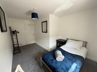 Coxon - 5 Bdrm 6 beds Perfect 4 contractor - Felling - 2